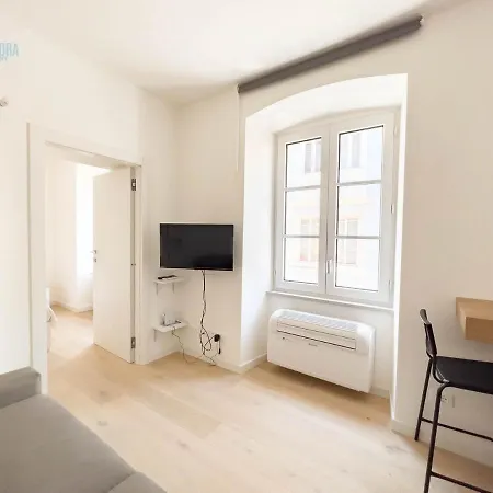 Corridoni 2d Tirabora Short Rent Triëst