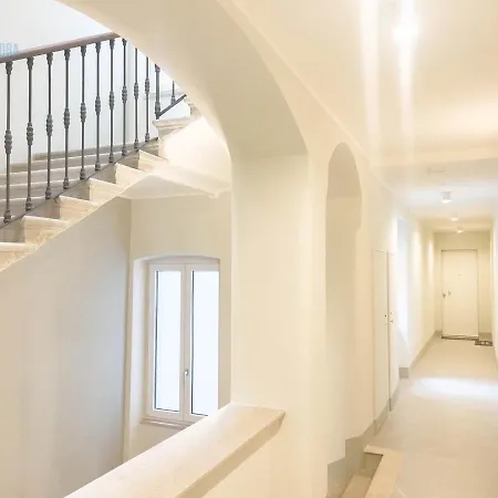 Corridoni 2d Tirabora Short Rent Appartement