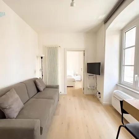Corridoni 2d Tirabora Short Rent Appartement *